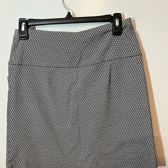 Black and white skort. Size small. Very comfy and fun to wear - Picture 2 of 5